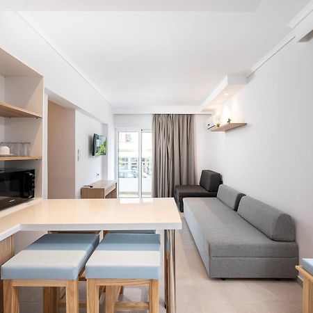 Poseidon Deluxe Apartments คอสทาวน์ ภายนอก รูปภาพ