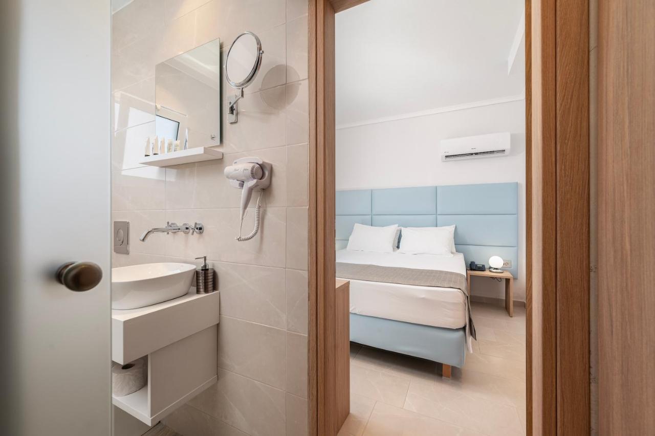 Poseidon Deluxe Apartments คอสทาวน์ ภายนอก รูปภาพ