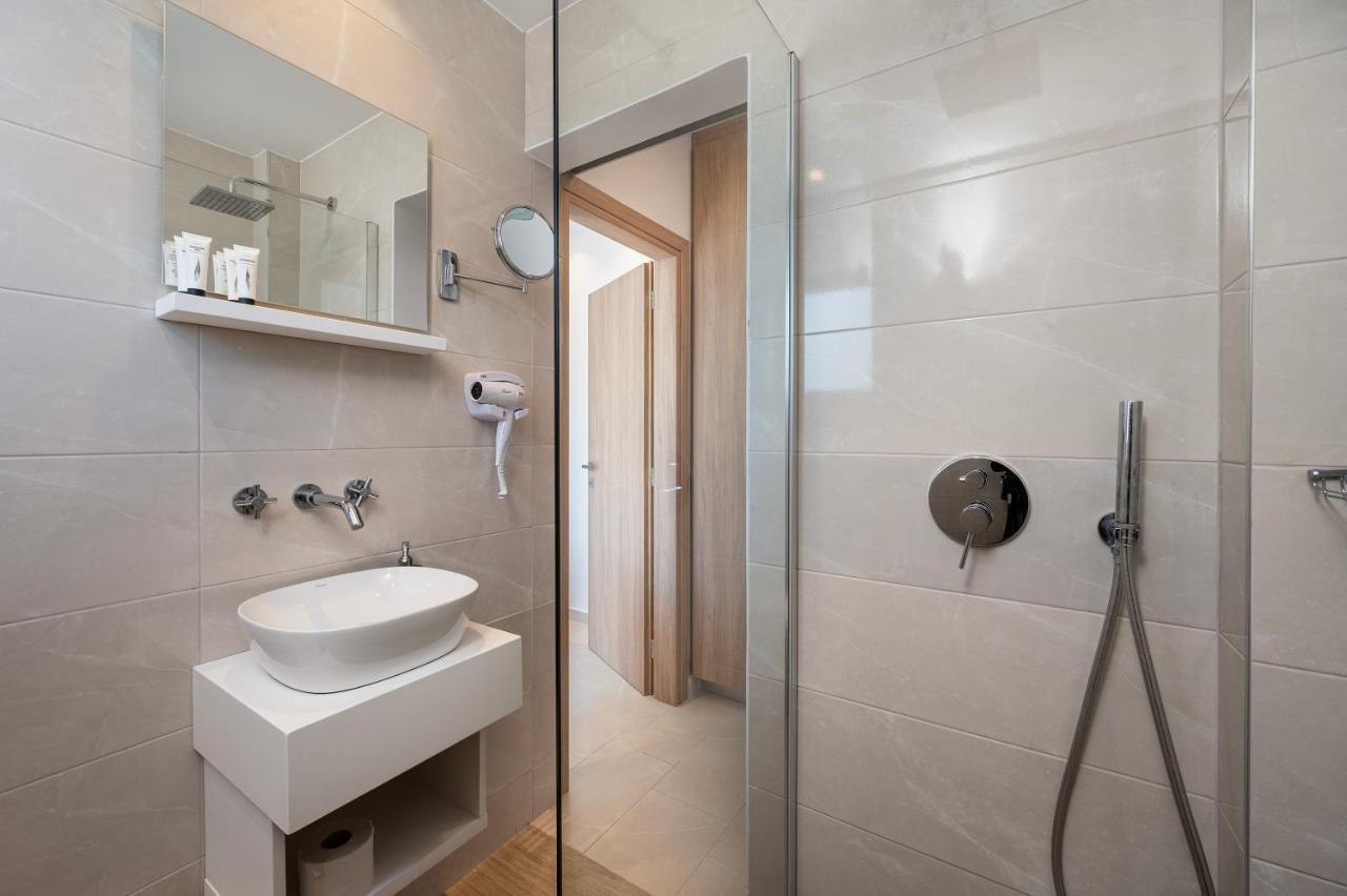 Poseidon Deluxe Apartments คอสทาวน์ ภายนอก รูปภาพ