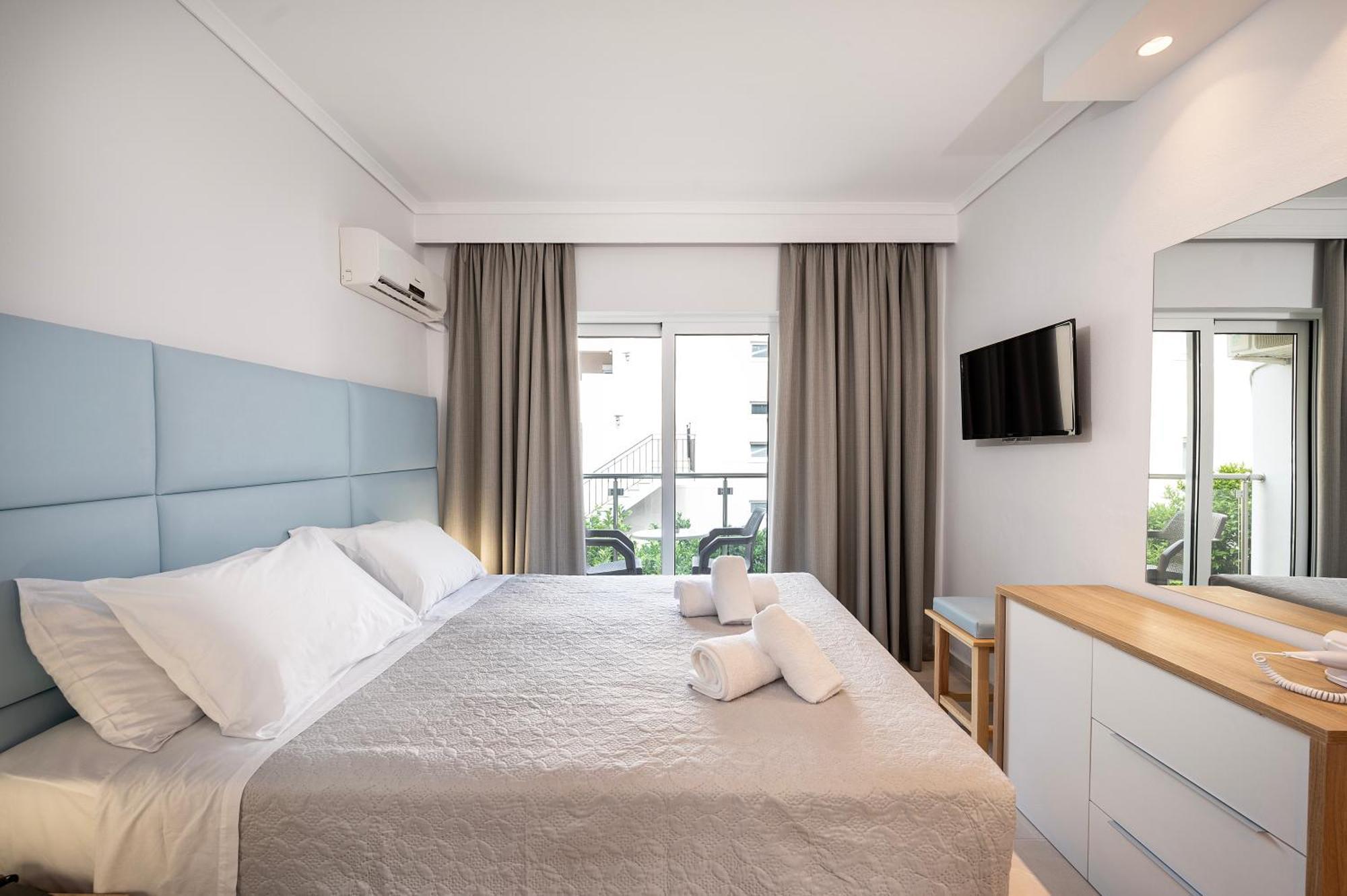 Poseidon Deluxe Apartments คอสทาวน์ ภายนอก รูปภาพ