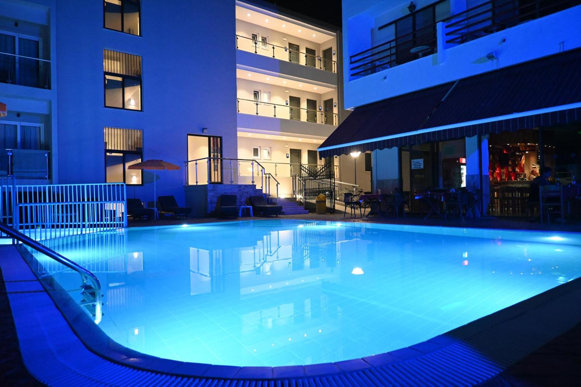 Poseidon Deluxe Apartments คอสทาวน์ ภายนอก รูปภาพ