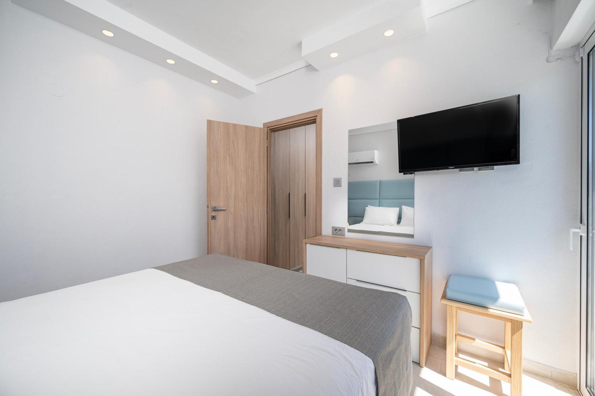 Poseidon Deluxe Apartments คอสทาวน์ ภายนอก รูปภาพ